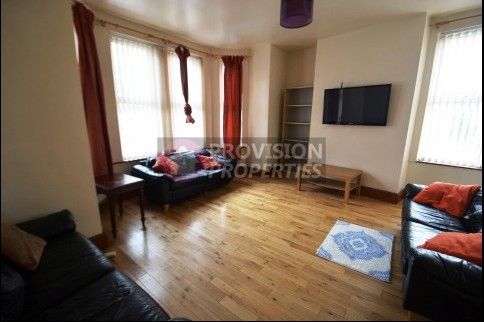 7 Bed Student Properties Leeds - Photo 1