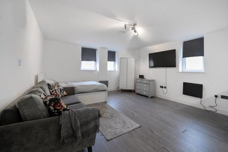 Anglesea Avenue, London, SE18 - Photo 5