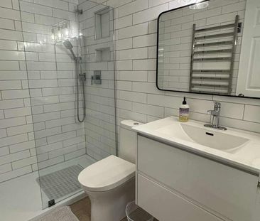 For Lease - 41 Melrose Avenue, Wasaga Beach, Ontario - Photo 4