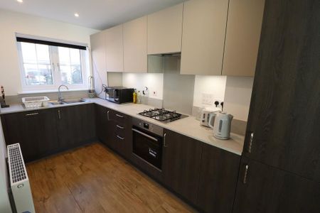 3 bedroom terraced house to rent - Photo 4