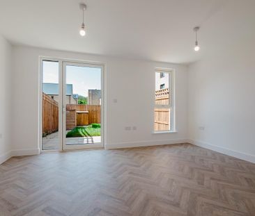 3 bedroom terraced house to rent - Photo 5