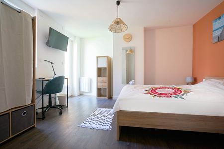 ROGER SALENGRO L Roommate 6 Bedrooms at Lille - La Madeleine - Photo 2