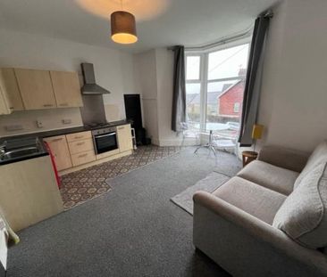 1 bedroom flat to rent - Photo 2