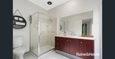 Stunning 4-bedroom house in the heart of Berwick! - Photo 2