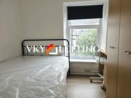 4 bedroom terraced house to rent - Photo 5