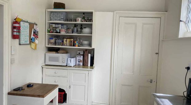 One bedroom Unit in Mount Victoria - Photo 1