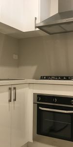 Modern Comfort in the Heart of the City - Furnished 1-Bedroom Apartment at 5/88 Franklin Street - Photo 3