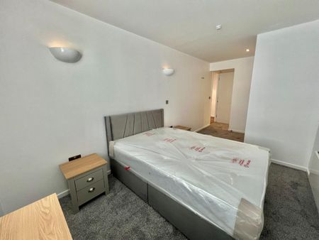 2 bedroom Flat To Let - Photo 5