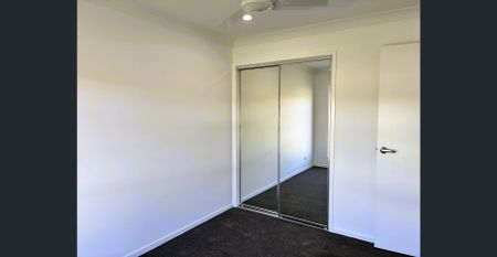 Extra Separate Living Room !!! - Photo 2