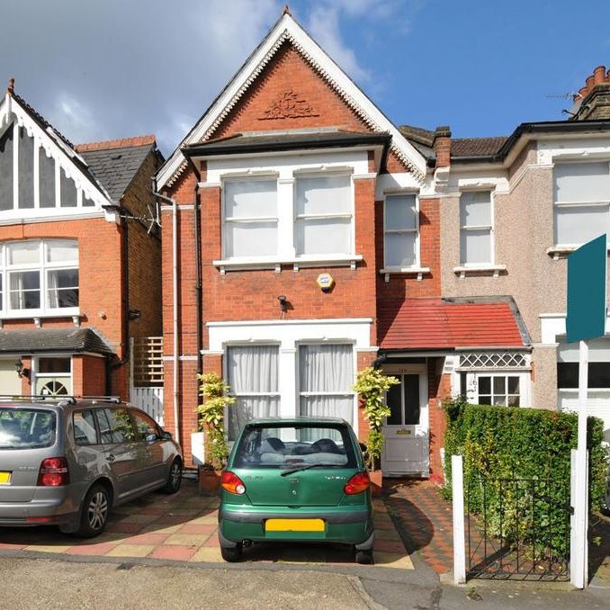 4 bedroom flat to rent - Photo 1