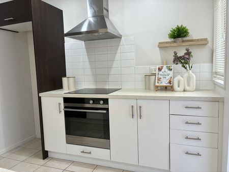 Charming Townhouse in Bayview - Photo 5