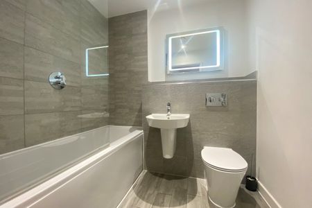 Edinburgh Gate - Photo 4