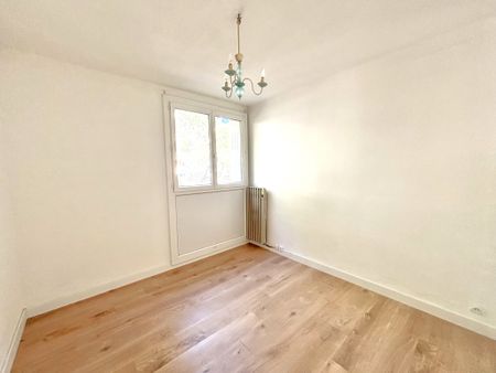 Location Appartement 4 pièces 67m² CASSIS 13260 - Photo 5