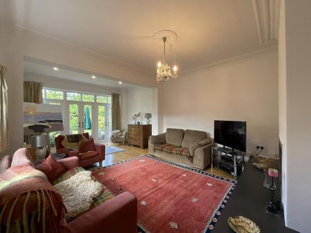 4 bedroom detached house to rent - Photo 4