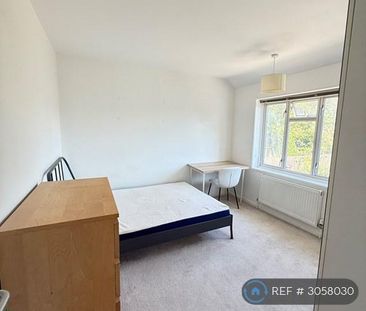 1 bedroom in a house share to rent - Photo 3