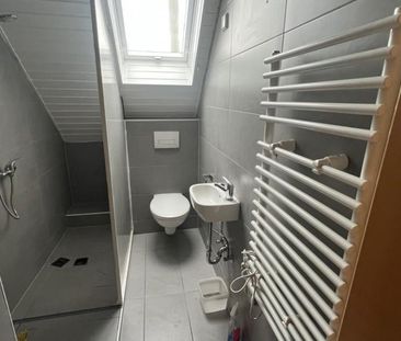 Dachgeschosswohnung im 2. Obergeschoss 3 Zimmer - Photo 1