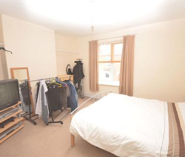 3 bedroom semi-detached house to rent - Photo 5