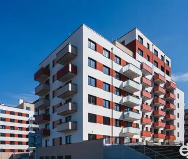 Pronájem zcela nového bytu 1+kk s balkonem a výhledem do přírody, H... - Photo 2