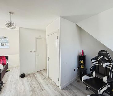 4 bedroom terraced house to rent - Photo 3