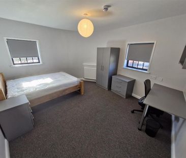 10 bedroom apartment to rent - Photo 6
