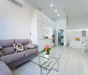 Calle Miguel Moreno Masson, Málaga, Andalusia 29007 - Photo 1