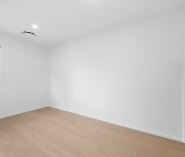 Spacious Renovated 3 Bedroom Townhouse in the Heart of Neutral Bay - Photo 2