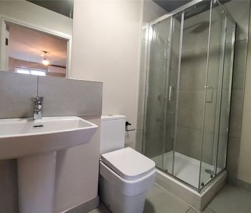 Holgate Court, RM1, Romford - Photo 2
