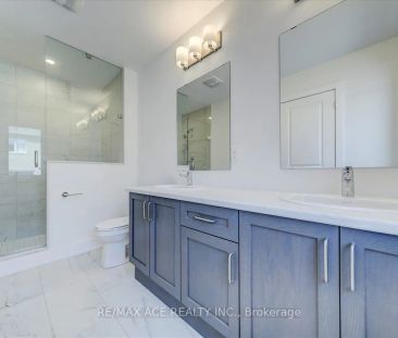 Condo Townhouse For Lease | E9033646 - Photo 3