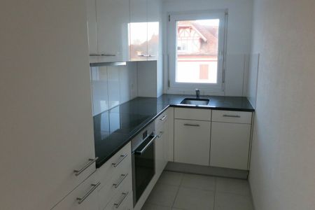 Wunderschöne 2.5-Zimmerwohnung mit Galerie - Photo 3