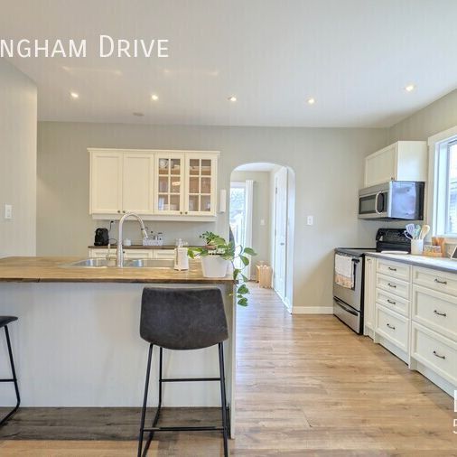 Central Windsor Home: 2 Bedroom /2 Bathroom + Office and Detached 1 Car Garage - Photo 1