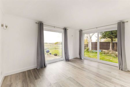 A superb detached four bedroom home with stunning views over the surrounding countryside. - Photo 2