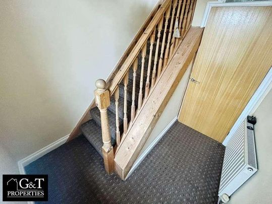 The Portway, Kingswinford, DY6 - Photo 1