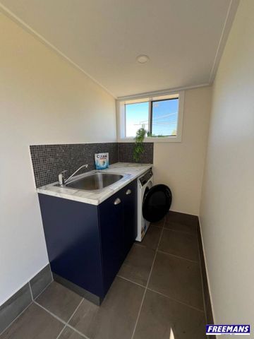 Furnished Studio, Electricity Included and Weekly Cleaning - Photo 4