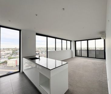 Modern Apartment Living in a Prime Geelong Location - Photo 1