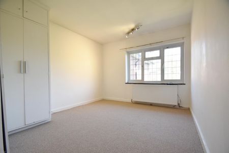 Ethorpe Crescent, Gerrards Cross, Buckinghamshire,SL9 - Photo 2