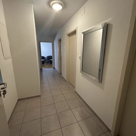 geräumige und ruhige 3.5 Zimmer-Wohnung - Photo 2