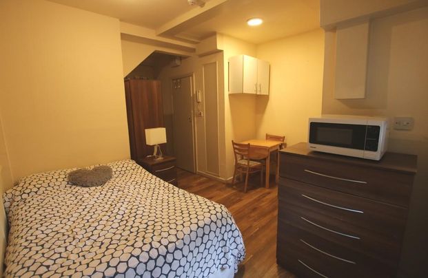 Studio to rent - Photo 1