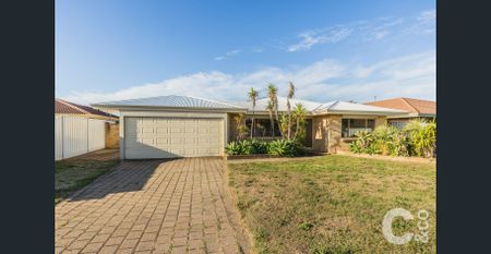 Large 5 Bedroom Home! - Photo 2