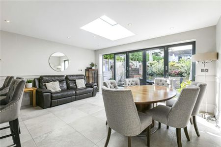 Chestnut Drive, Berkhamsted, Hertfordshire, HP4 2JL - Photo 2