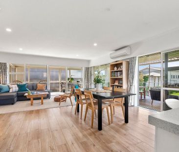 Spacious Quiet Living Plus Sea Views & Sun! - Photo 3