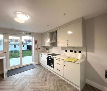 5 bedroom semi-detached house to rent - Photo 6