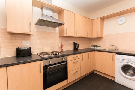 6-14 High Street, RH10 1BN - Photo 5