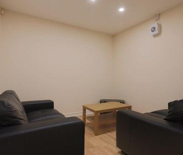 Modern 5-bedroom student property - Photo 5