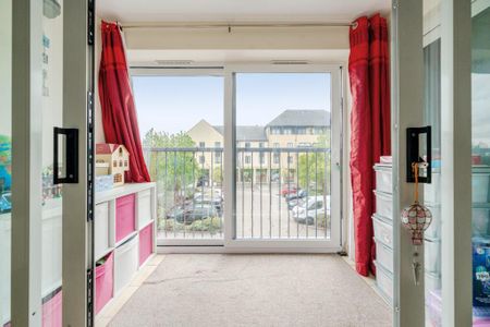 2 bedroom flat to rent - Photo 2
