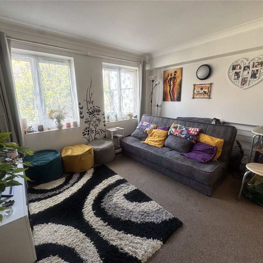 Mayday Road, Thornton Heath, CR7 7HP - Photo 1