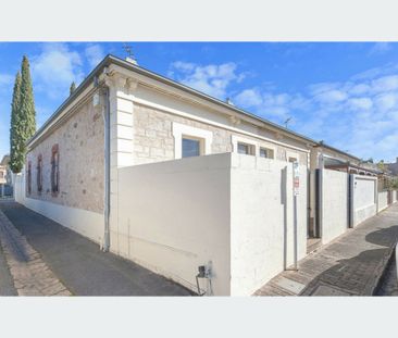 Large Character Home! - Photo 3