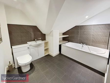 4 bedroom detached house to rent - Photo 5