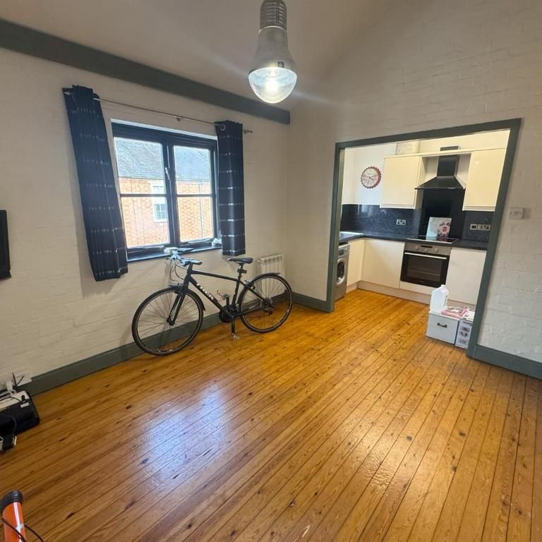 1 bedroom flat to rent - Photo 1