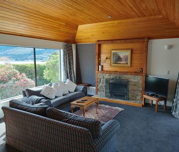 Frankton home with lake views - Photo 5