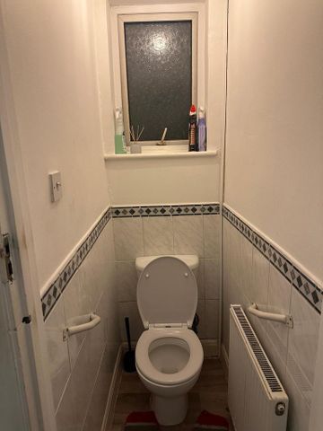 1 bedroom in a house share to rent - Photo 3